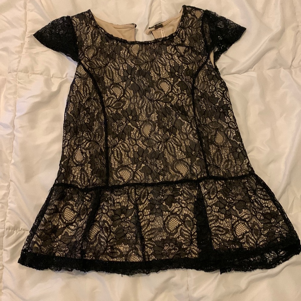 Peplum lace top. Size M